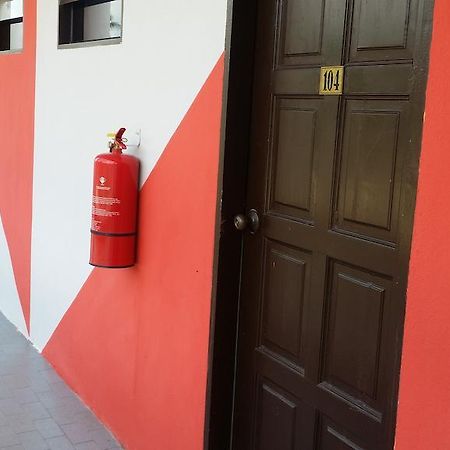 Hji Residensi Hotel Kuah Exterior foto
