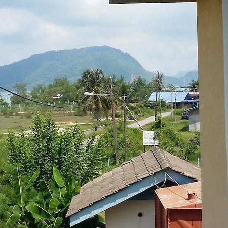 Hji Residensi Hotel Kuah Exterior foto