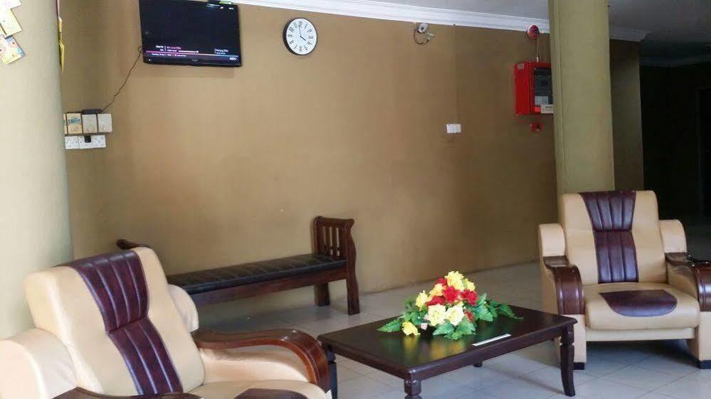 Hji Residensi Hotel Kuah Exterior foto