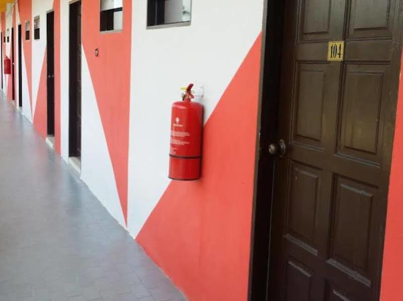 Hji Residensi Hotel Kuah Exterior foto