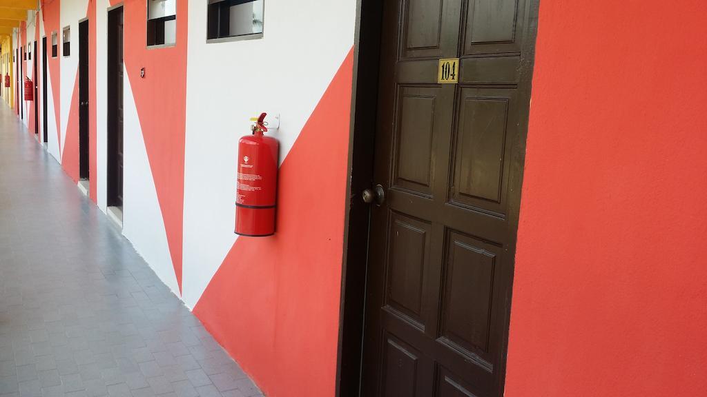 Hji Residensi Hotel Kuah Exterior foto
